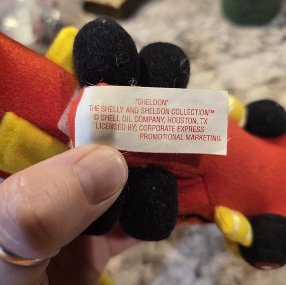 Shell Oil Company tanker trucks, "Shelly" & "Sheldon" Plush Toys - Picture 4 of 6